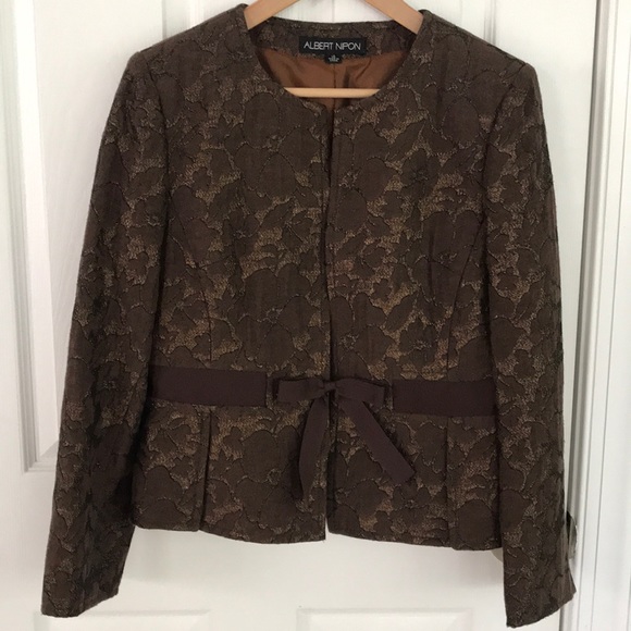 Albert Nipon Jackets & Blazers - Albert Nipon beautiful metallic cocktail blazer 😍